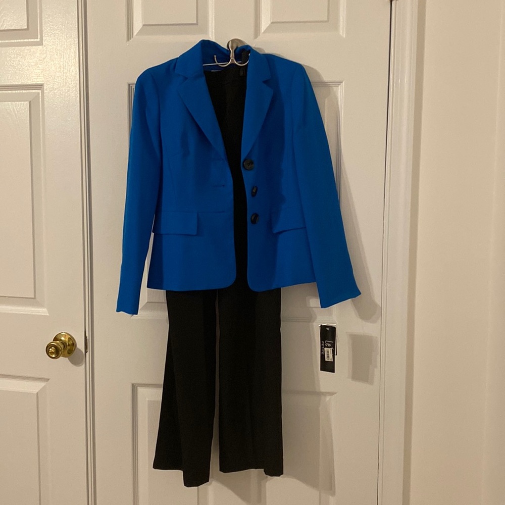 Le Suit Petite 2 piece suite - original tags - not used